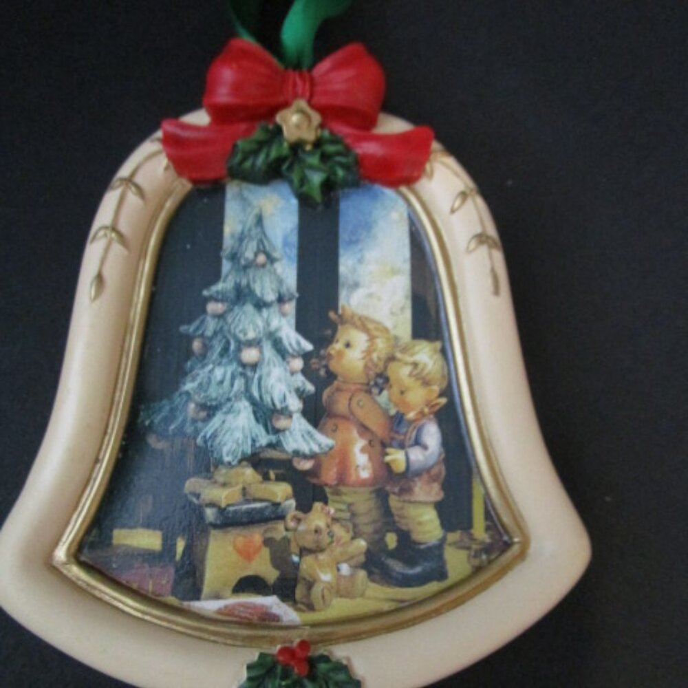 M.J. HUMMEL 2011 CHRISTMAS ORNAMENT - Picture 2 of 5